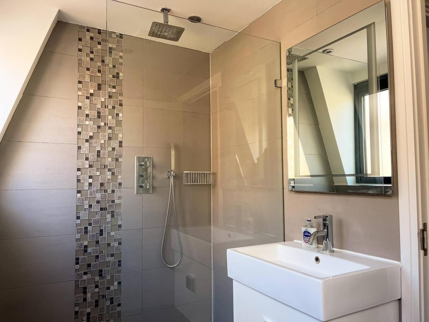 Omega Terrace, Luxury Modern Interior, Located Close To Alexandra Palace Londra Dış mekan fotoğraf